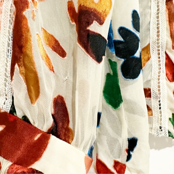 Alice + Olivia | Malinda Devore Ruffled Blouse Prisma Floral Burnout Size Small - Picture 10 of 11